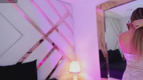 Nia online show from March 11, 4:49 am