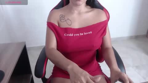 Mia online show from April 28, 9:08 pm