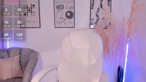 Nia online show from November 13, 2:49 pm