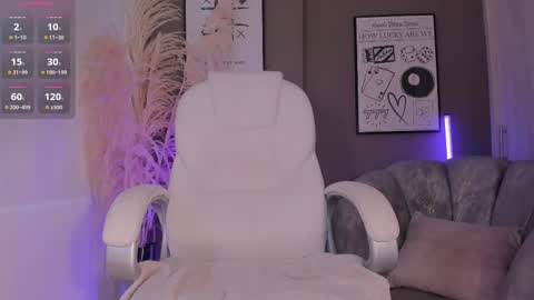 Nia online show from March 5, 2:13 pm