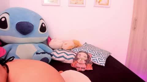  Nia  online show from April 28, 4:00 pm