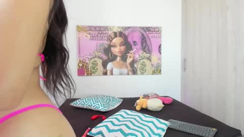  Nia  online show from November 6, 6:36 pm