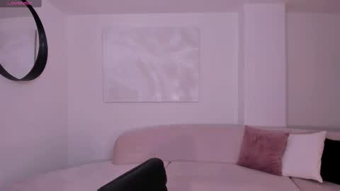 Call me Nia  online show from February 13, 8:13 pm