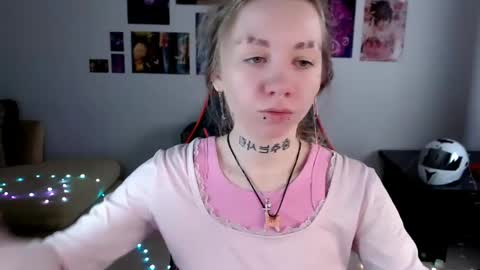 nica_kawaii online show from April 13, 7:53 am