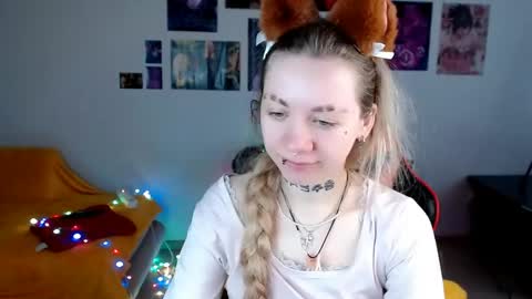 nica_kawaii online show from April 24, 8:06 am