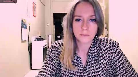 Kathrine online show from August 6, 9:11 pm
