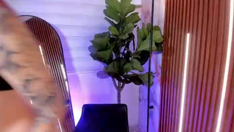 nickie_reed_ online show from June 19, 10:46 pm