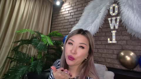 Snapshot of nicky_owl chatting on December 13, 3:00 pm Nicky online show from December 13, 3:00 pm