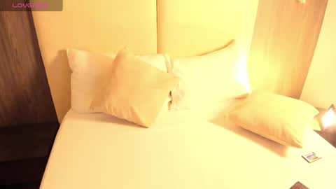 Nicky  online show from April 8, 2:35 am