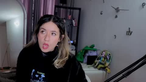 Nicky online show from April 25, 1:41 pm