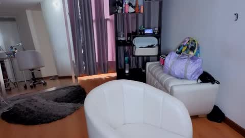 Nicky online show from April 23, 3:14 pm