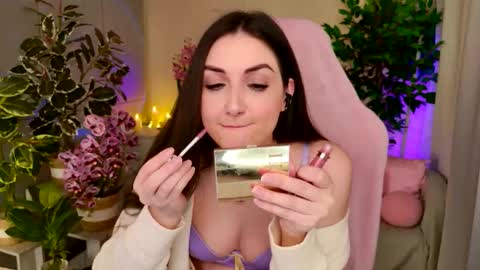 Nicole Online at about after 1000  6  UK time or 900  - 500  UK time it approximate time interval online show from March 9, 2:48 am