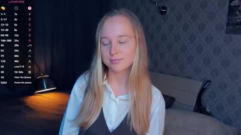 Snapshot of nicolavanderbie chatting on September 23, 5:44 pm Nicoletta online show from September 23, 5:44 pm