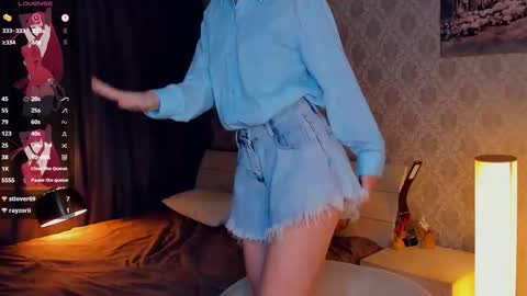 Snapshot of nicolavanderbie chatting on October 4, 6:01 pm Nicoletta online show from October 4, 6:01 pm