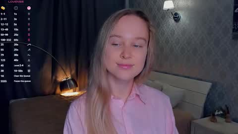 Nicoletta online show from November 11, 6:27 pm