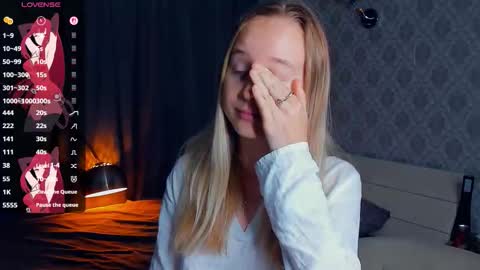 Snapshot of nicolavanderbie chatting on September 17, 5:11 pm Nicoletta online show from September 17, 5:11 pm