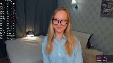 Snapshot of nicolavanderbie chatting on October 15, 5:26 pm Nicoletta online show from October 15, 5:26 pm