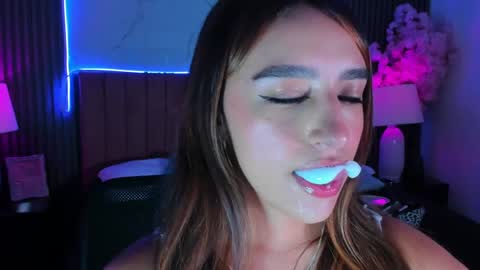 Nicole online show from June 6, 4:08 am