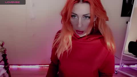 Nicole online show from December 15, 9:09 pm