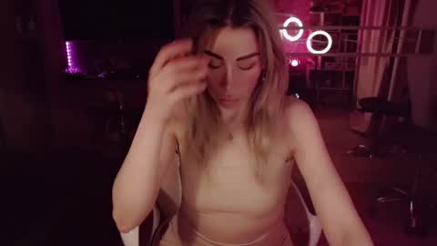 Nicole online show from May 1, 9:51 pm
