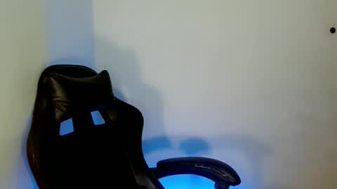Snapshot of nicole_kiss01 chatting on October 5, 10:53 am nicole_kiss01 online show from October 5, 10:53 am
