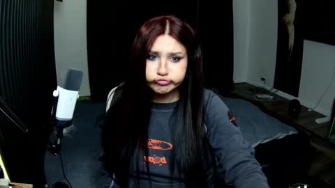 Nicole online show from March 17, 2:32 pm