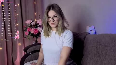 Nicole online show from December 15, 6:24 pm