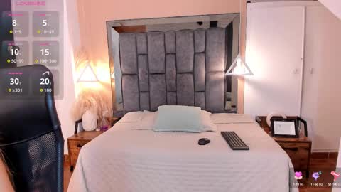 N A T A L I A online show from September 15, 7:43 pm