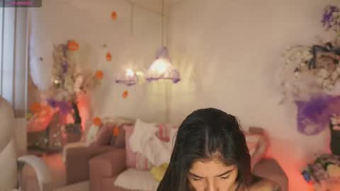 Snapshot of nicolecrawft chatting on October 29, 11:58 am Nicole Crawft online show from October 29, 11:58 am