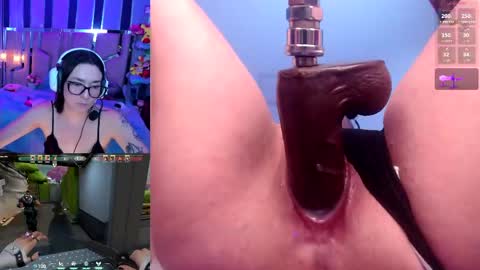 Nicole online show from April 22, 3:42 pm