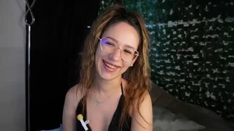 nicoleirisxxx online show from August 1, 5:31 am