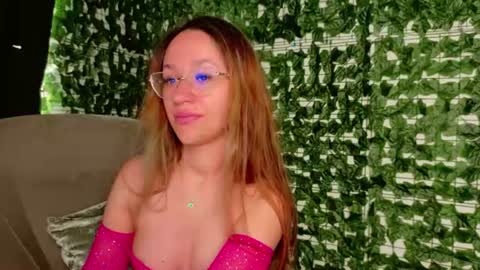 nicoleirisxxx online show from June 22, 5:59 am