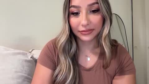 Snapshot of nicolelovesyou444 chatting on September 9, 1:11 pm nicolelovesyou444 online show from September 9, 1:11 pm