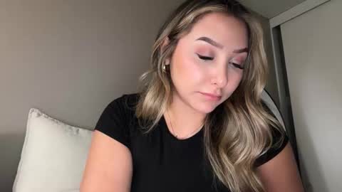 nicolelovesyou444 online show from May 8, 10:55 pm