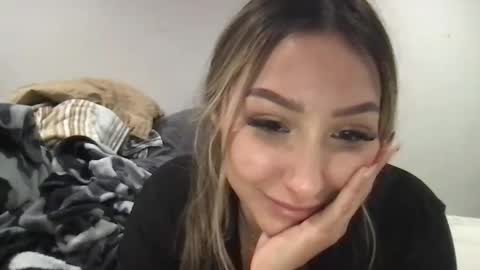 Snapshot of nicolelovesyou444 chatting on February 12, 4:01 am nicolelovesyou444 online show from February 12, 4:01 am