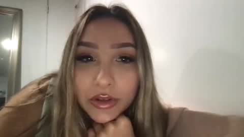 Snapshot of nicolelovesyou444 chatting on February 5, 5:09 am nicolelovesyou444 online show from February 5, 5:09 am