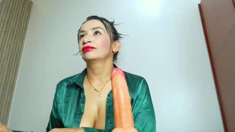 NICOL-JARAMILLO online show from June 6, 8:26 pm