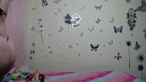 nicolle_sky online show from March 12, 8:28 am