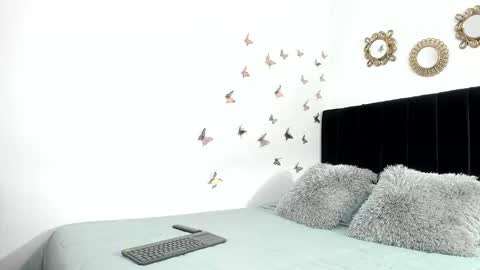 Nicolle Lima online show from September 14, 8:07 pm