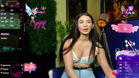 Nicolle online show from June 6, 2:34 pm