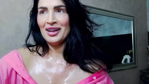 Nicolle online show from September 14, 6:06 pm