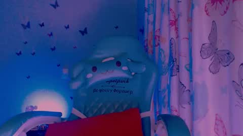 Nicolle Miley online show from April 3, 11:58 pm