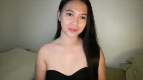 Snapshot of nicollete_snow chatting on October 16, 4:59 am NIC 333 online show from October 16, 4:59 am