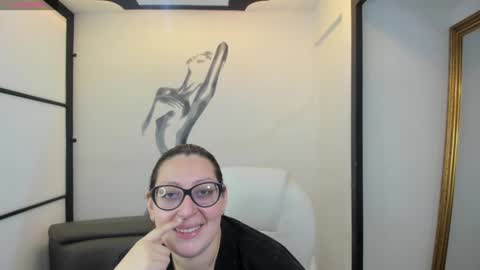 Snapshot of niickyjones chatting on January 31, 9:37 pm Anni online show from January 31, 9:37 pm