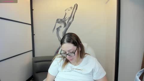 Snapshot of niickyjones chatting on February 3, 10:00 pm Anni online show from February 3, 10:00 pm
