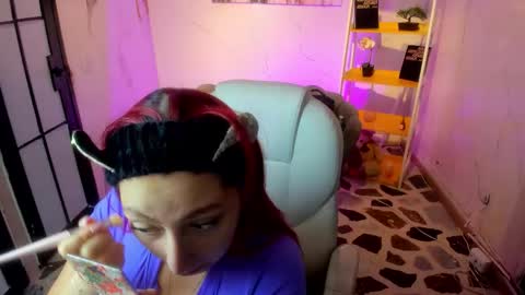 Snapshot of niickyjones chatting on October 16, 3:03 pm Anni online show from October 16, 3:03 pm