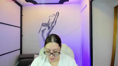 Snapshot of niickyjones chatting on February 24, 10:14 pm Anni online show from February 24, 10:14 pm