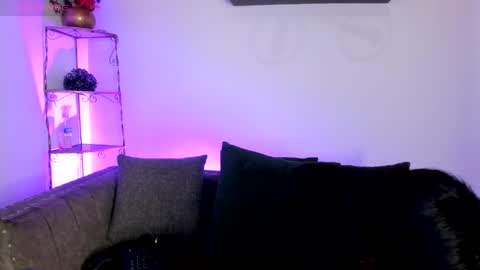 niina26_ online show from April 27, 12:35 pm