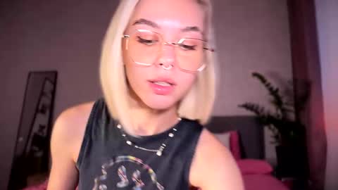 Snapshot of nika_lodge_official chatting on October 17, 2:09 pm Russian sweet baby online show from October 17, 2:09 pm