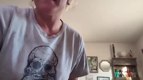 nikki32313 online show from September 28, 10:04 pm